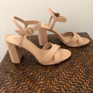 ANTONIO MELANI Geena Block Heel Nude Suede Heel Sandal Women's Size 7 EUC